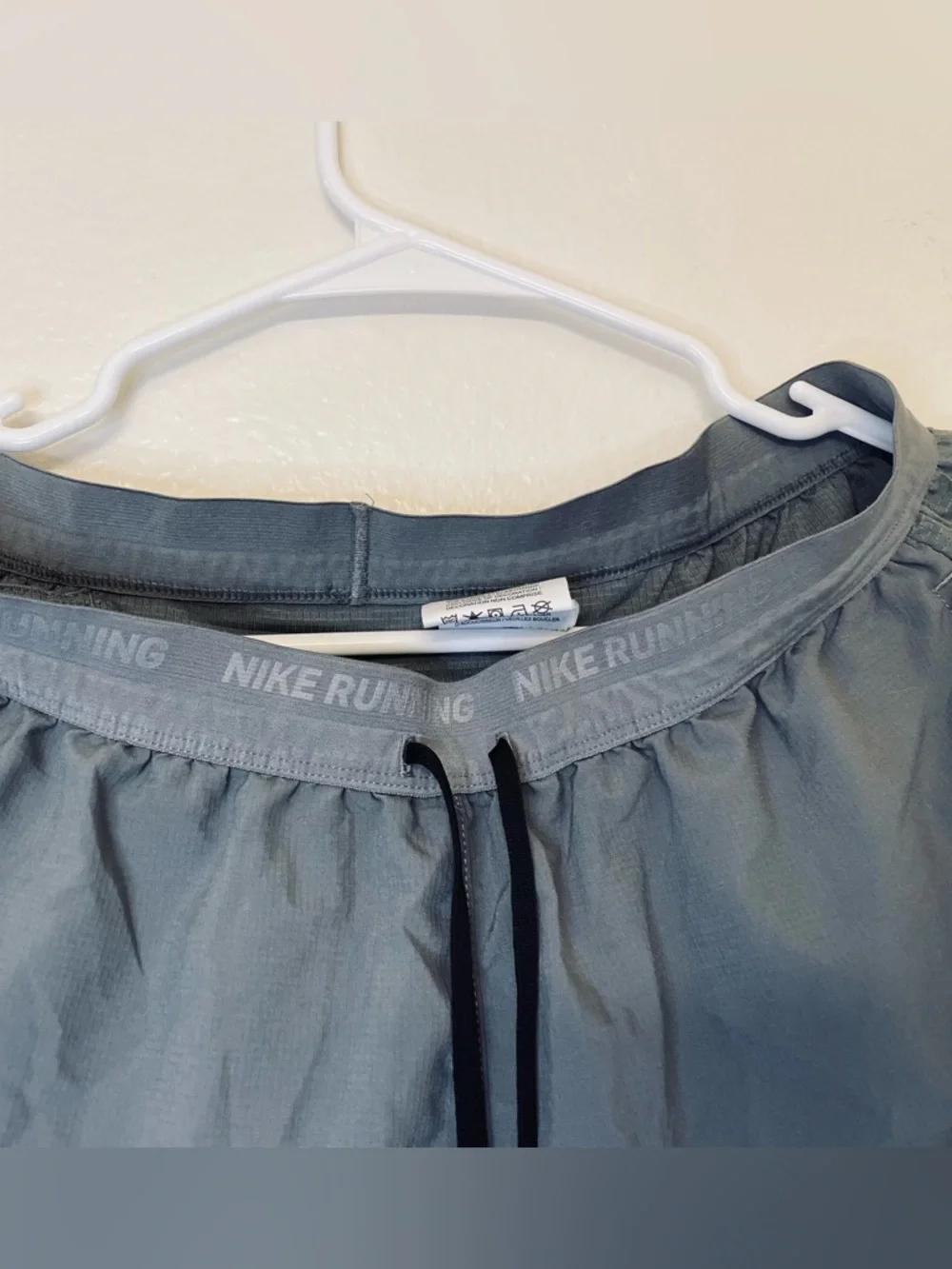 Nike Women’s Dri Fit Stride Running Grey Shorts Size M‎